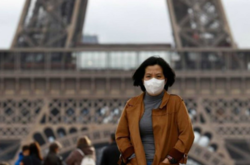 Зазначається, що у Франції зафіксували 18 129 нових випадків коронавірусу за добу