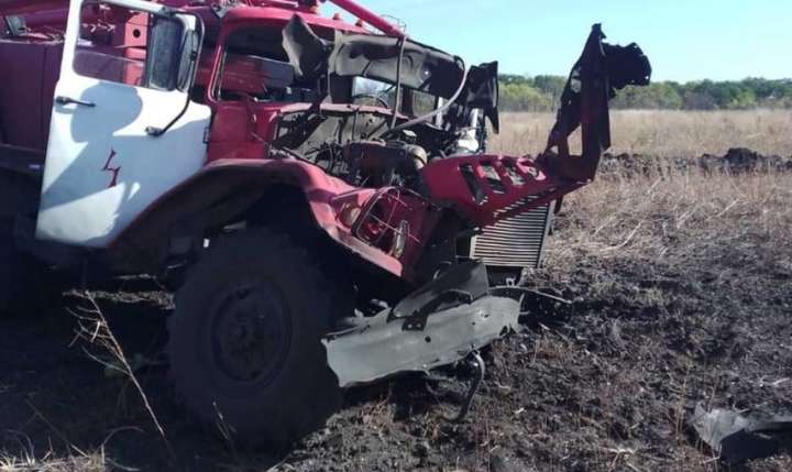 В Луганской области пожарный автомобиль наехал на взрывчатку: есть пострадавшие
