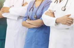 Уряд погрожує керівникам облдержадміністрацій за доплати медикам