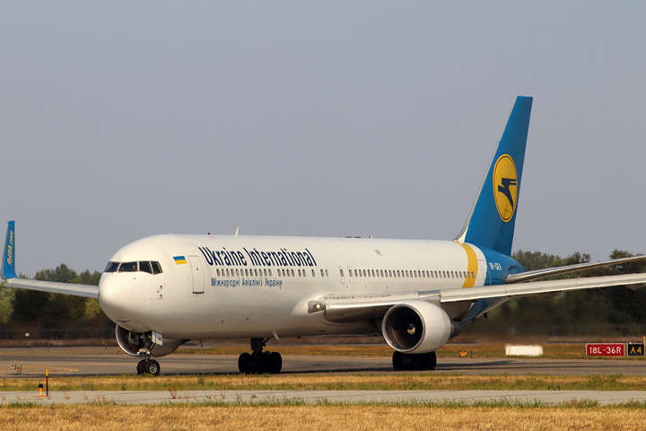 Авіакомпанія МАУ запускає рейс з Києва на Мальдіви