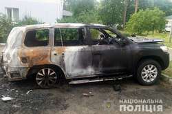 У Києві чоловік через помсту підпалив чужу автівку (фото)