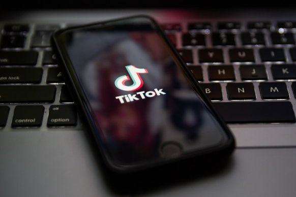 Пакистан заблокував TikTok через «аморальний» контент