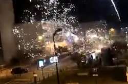 Озброєні люди спробували силою проникнути в будівлю