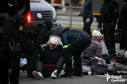 Протести у Білорусі: кількість затриманих перевищила 400