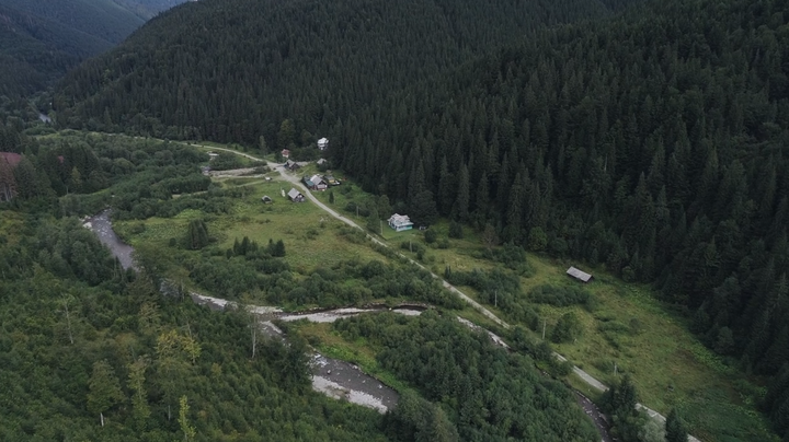 Карпатский Твин Пикс: село-призрак показали с высоты птичьего полета (видео)