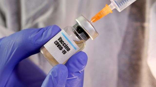 Необъяснимая болезнь у добровольца: компания Johnson & Johnson остановила испытания вакцины от Covid-19