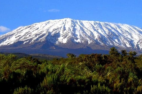 В Африці третій день на горі Кіліманджаро палають схили
