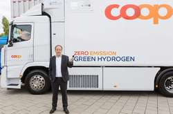 Перший вантажний автомобіль XCIENT Fuel Cell мережі супермаркетів Соор 
   
  