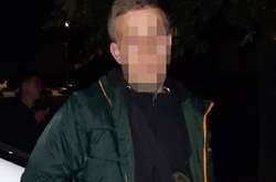 Хлопців зловили, коли ті малювали графіті на агітаційних наметах