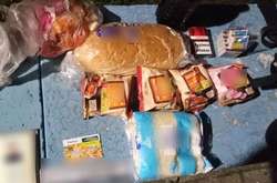 Зловмисники напали на чоловіка, коли той повертався з магазину і відібрали у нього рюкзак з особистими речами та покупками