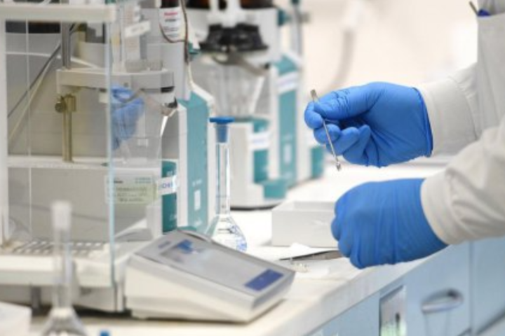 В Україні дві лабораторії отримали близько 1 млн грн на розробку вакцини від Covid-19