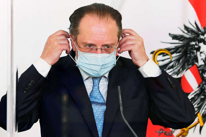 Міністр в Австрії заразився коронавірусом – весь уряд йде на аналізи