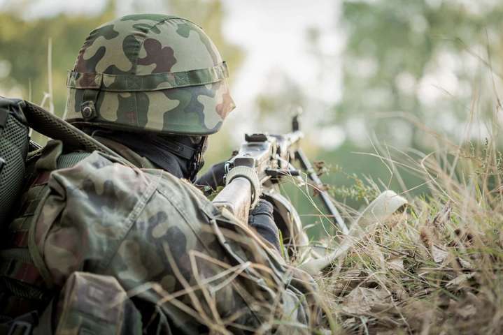 Окупанти на Донбасі чотири рази обстріляли з гранатометів українських захисників
