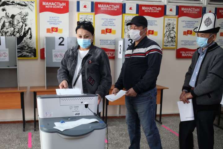 У Киргизстані назвали можливу дату повторних парламентських виборів