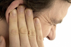 Шум у вухах – це відчуття незрозумілих звуків, включаючи дзвін, дзижчання, шипіння або пульсацію