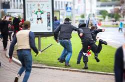 Брутальні затримання у Мінську