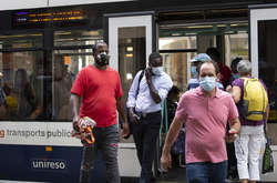 У Швейцарії знову треба носити маски 