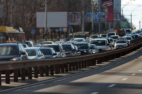 Дорожнім рухом у Києві управлятиме штучний інтелект