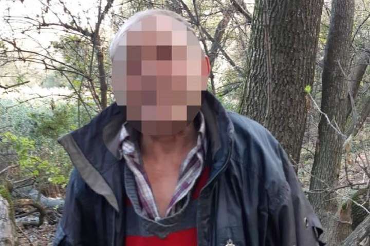 У Києві в черзі за безкоштовною їжею чоловік вдарив ножем безхатченка