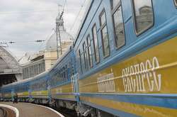 Укрзализныця закрыла продажу билетов на девяти станциях