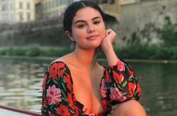  28-летняя американская певица Селена Гомес обрадовала публику 
  