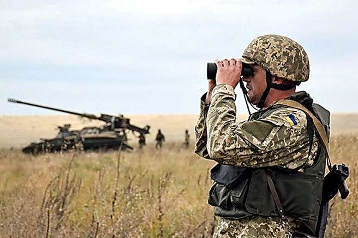 Окупанти на Донбасі обстрілювали українських захисників та запускали безпілотник