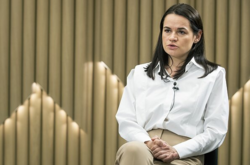 За її словами, відповідальність понесуть персонально ті, хто скоював злочини, поголовної люстрації не буде