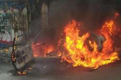 На Вознесенському узвозі в Києві на ходу загорівся автомобіль (фото)