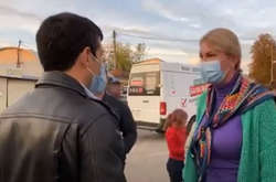 Агитация сама себя не проведет: больная Covid-19 Баласинович проводит встречи с избирателями