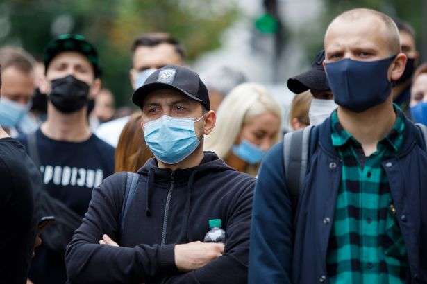 У Болгарії запровадили обов'язкове носіння масок на вулиці