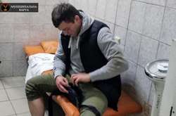 Не сподобалися стіни: у столичній лікарні пацієнт побив лікаря (фото)