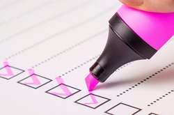 Житель Івано-Франківщини через суд вимагає заборонити Зеленському проводити опитування