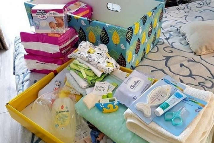 В Україні відновили видачу «пакунків малюка»