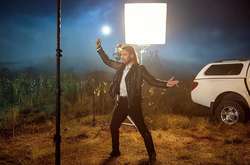  Певец Олег Винник предстал в новом образе 
  