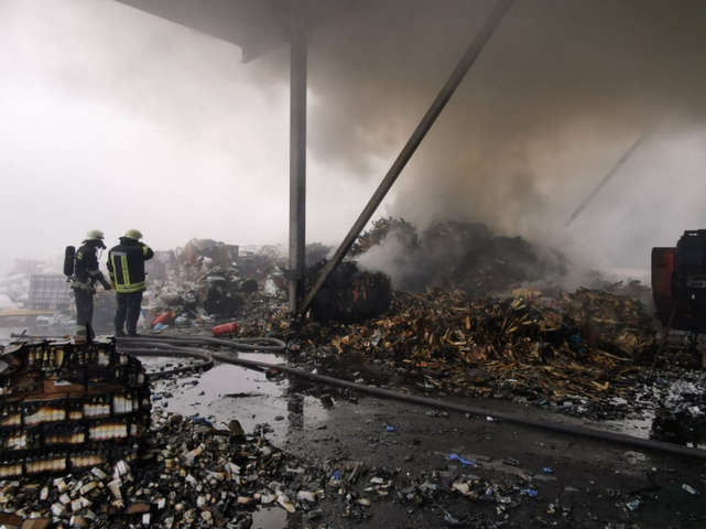 Под Киевом горел завод утилизации химвеществ: есть пострадавшие