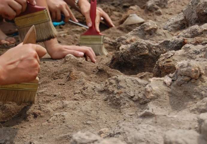 Оккупанты проводят археологические раскопки в Крыму. Украина выразила России протест