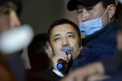  Прем'єр-міністр   і   виконуючий   обов'язки президента Киргизстану   Садир   Жапаров 