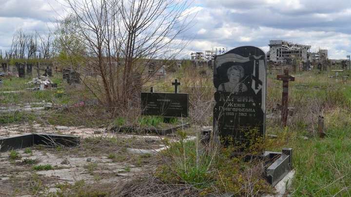 В ДНР жертв ковида хоронят даже на закрытых кладбищах 