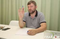 Лідера «Слуги народу» Корнієнка виписали з лікарні після Covid-19