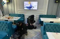 Трьох фігурантів справи затримали під час отримання ними частини коштів у розмірі 17 тисяч гривень