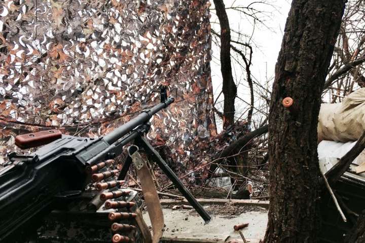 Від початку поточної доби, 24 жовтня, порушень режиму припинення вогню не зафіксовано, додали у штабі ООС - Доба на Донбасі: бойовики двічі порушили режим «тиші»