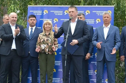 Виявилося, що Павло Придворов безпосередньо пов’язаний із криміналом, крім того, має перед ним фінансові зобов’язання в сім мільйонів доларів