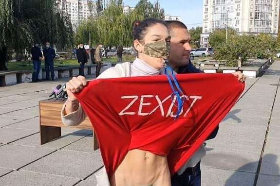 На активістку Femen, що оголилася перед Зеленським, складено адмінпротокол за хуліганство, – поліція
