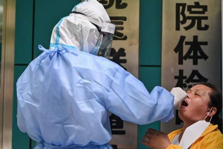 У Китаї заявили про новий спалах коронавірусу
