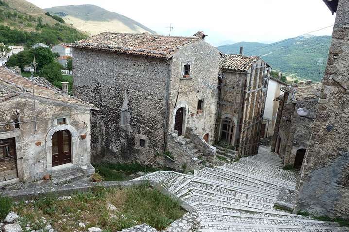 Итальянское село предлагает деньги за переезд на постоянное место жительства