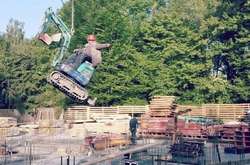 Слабоумие и отвага: почему мужчины живут меньше женщин (курьезные фото)