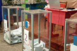 Частина місцевих жителів були не згодні на приєднання Соснівки до Поповської об'єднаної територіальної громади, тому вони вирішили самостійно організувати вибори