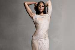  50-летняя модель Наоми Кэмпбелл приняла участие в откровенной фотосессии 
  