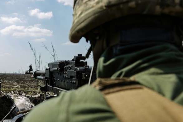 Окупанти обстріляли українських захисників з гранатомету