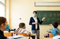 Наступного тижня в українських школах мають розпочатися заняття після канікул